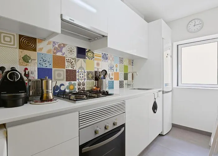 Stunning 1 Bedroom Near Alfama Lisbon