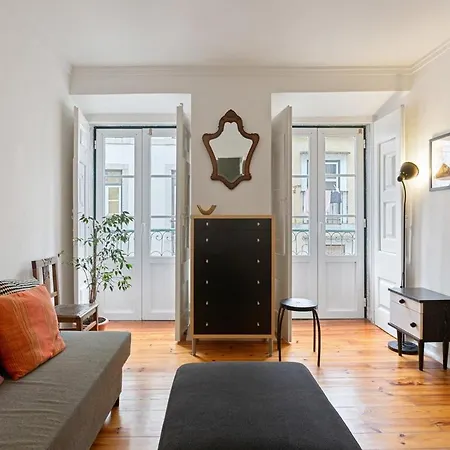 Stunning 1 Bedroom Near Alfama Апартаменты